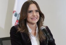 Aparece video de Clara Luz con Keith Raniere, líder de la secta sexual NXIVM